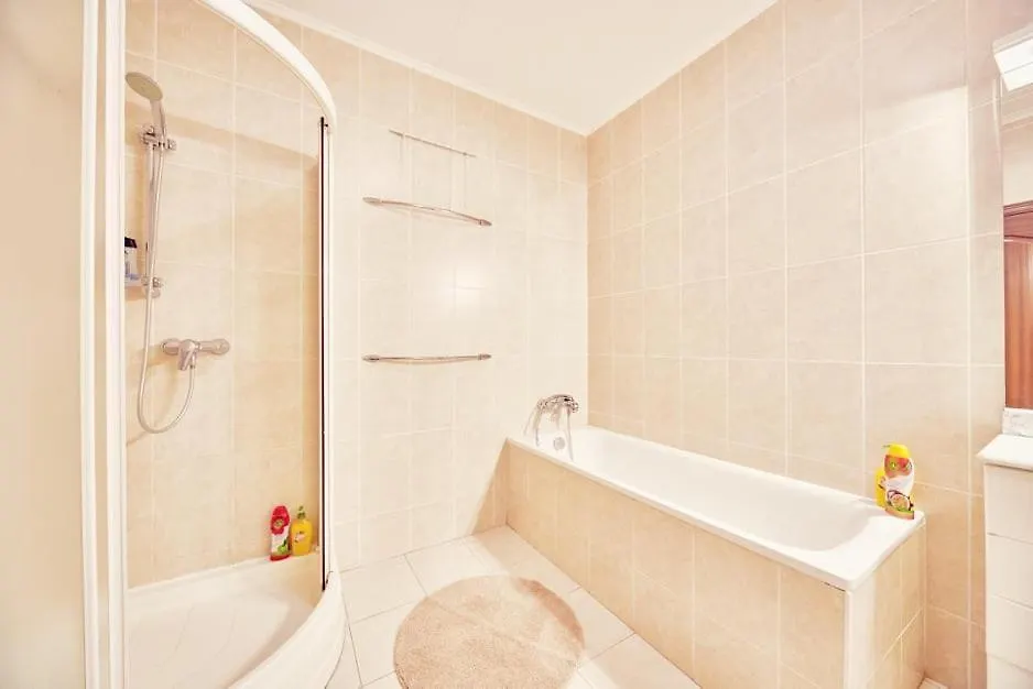 Роскошная 3К Квартира 170М2 На Оболонской Набережной Kyiv Apartment